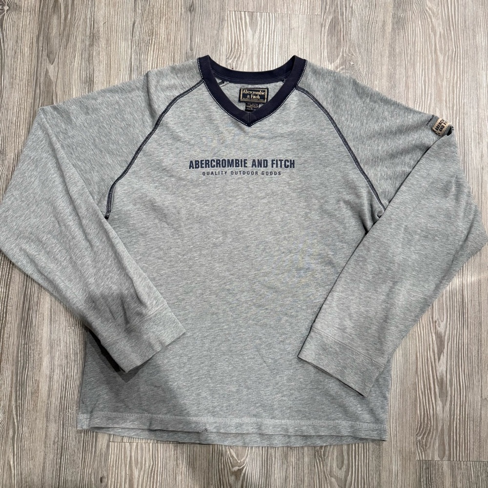 Abercrombie & Fitch Vintage V-Neck Sweatshirt – XL